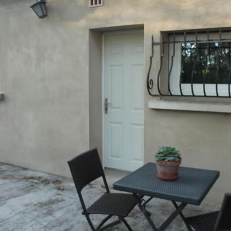 Chambre Privee Avec Parking Nîmes Exterior photo